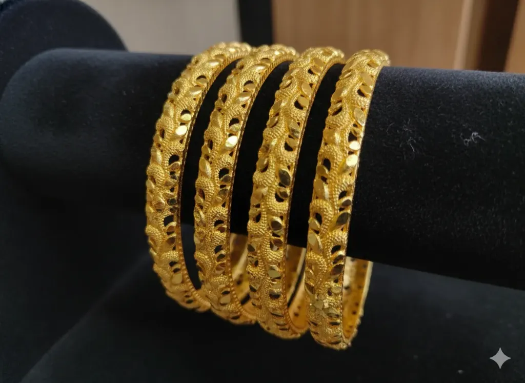 [B7]  Gold Plated Textured Cutwork Bangles Set (2/8)